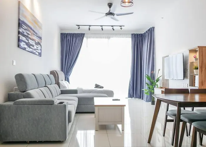 Beacon Executive Suite By Uptrend Home Management