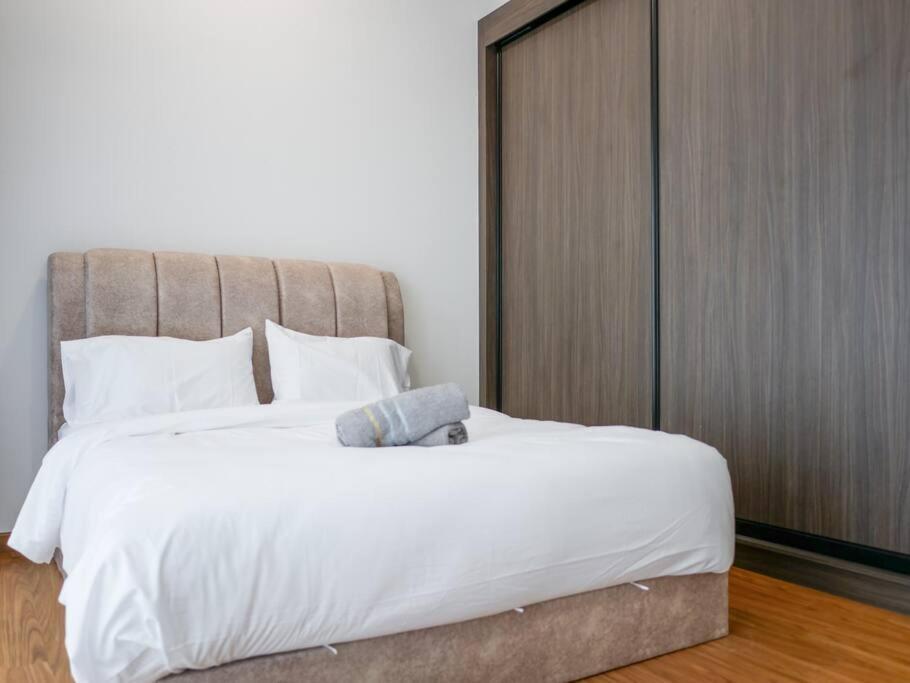 Beacon Executive By Uptrend Management Apartment George Town