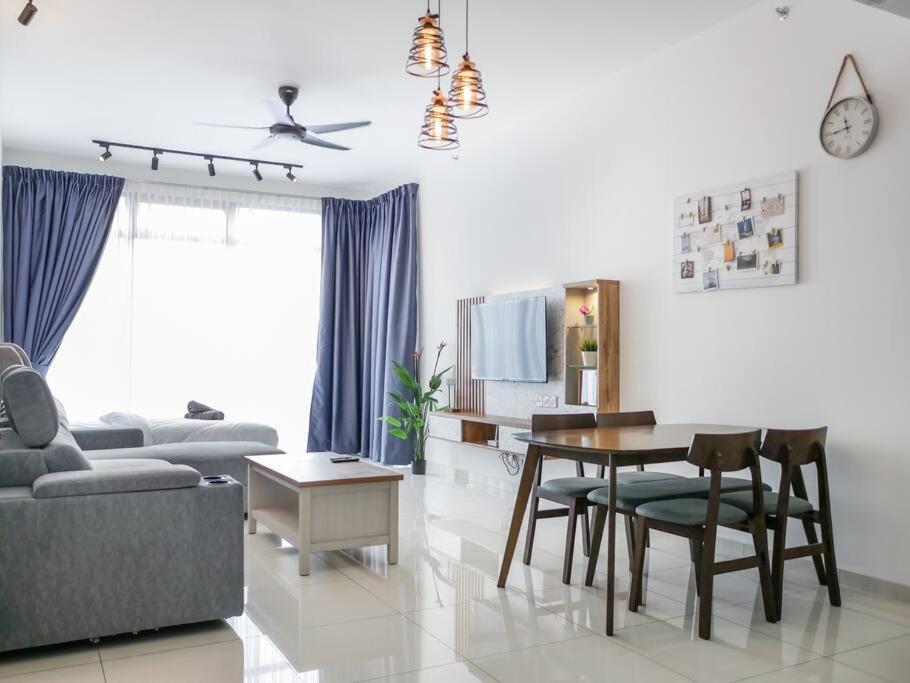 Apartment Beacon Executive By Uptrend Management George Town