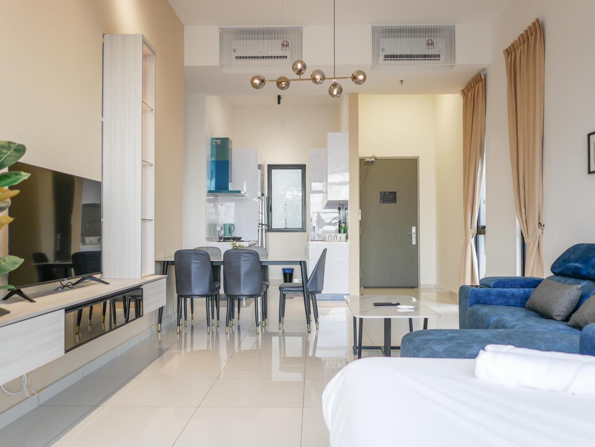 Beacon Executive By Uptrend Management * George Town