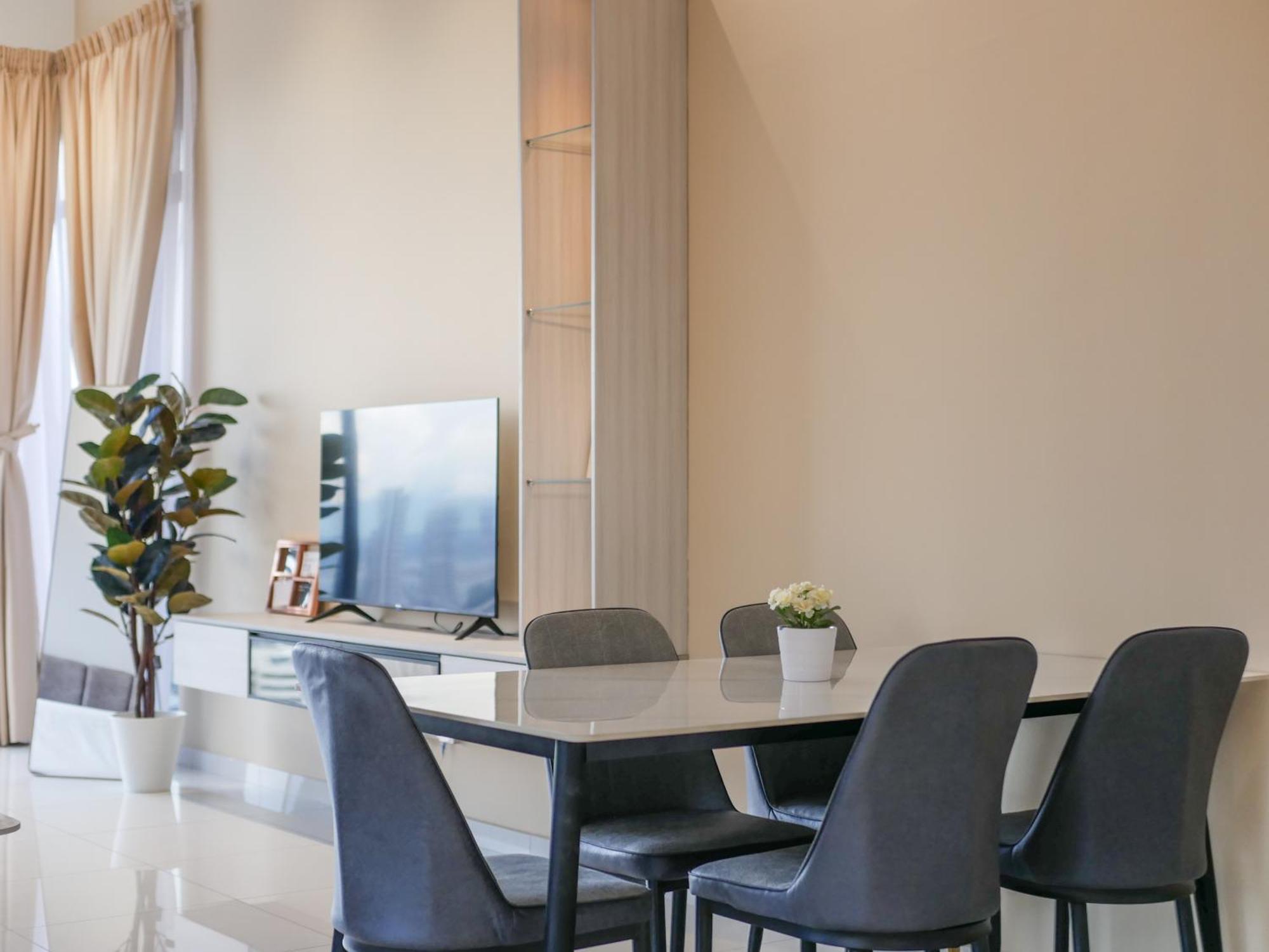 Apartment Beacon Executive By Uptrend Management George Town