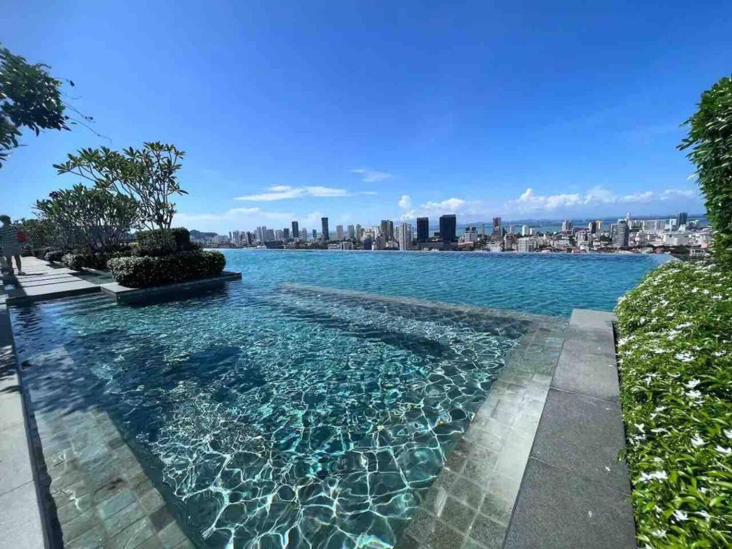 Beacon Executive By Uptrend Management * George Town
