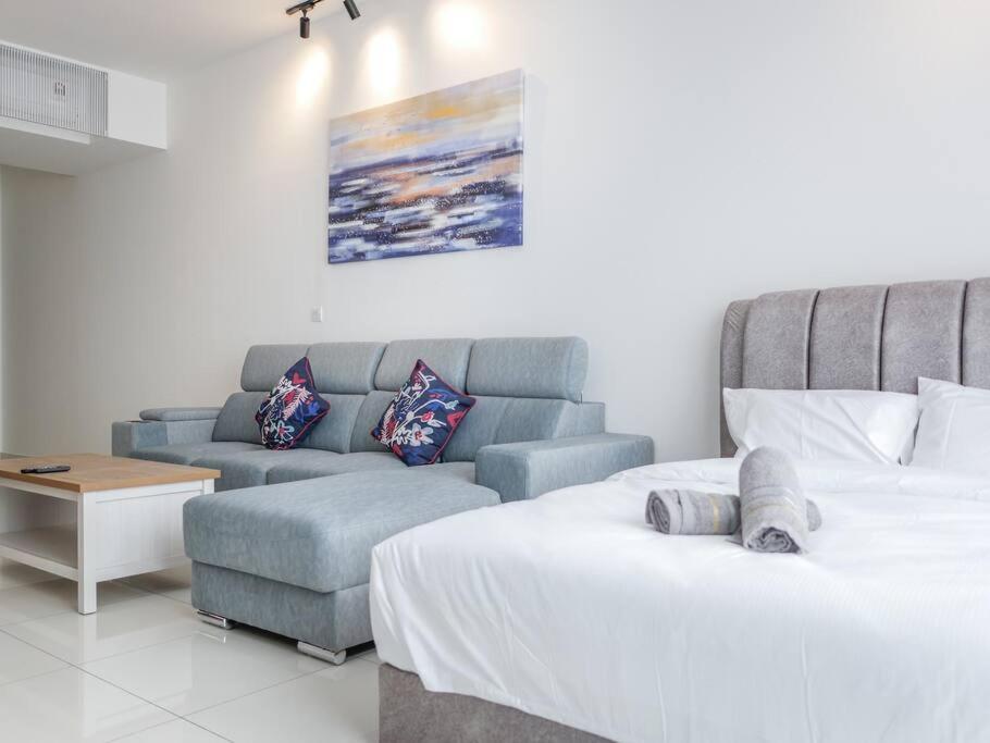 Beacon Executive By Uptrend Management Apartment
